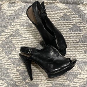 Black platform B Makiwski 4.5” heels. Black leather